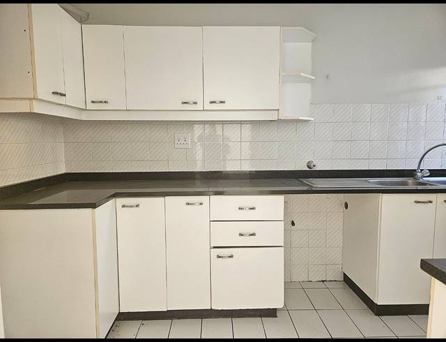 2 BEDROOM TOWNHOUSE FOR SALE IN SHERWOOD